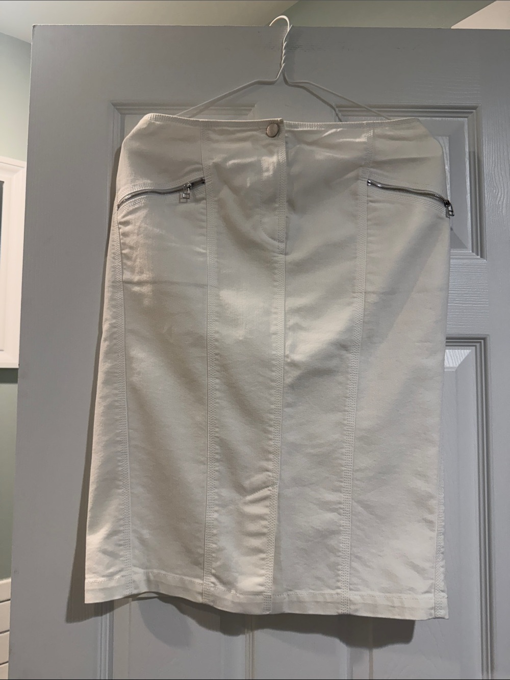 Lafayette 148 New York Off-White Pencil Skirt with Zip Detail